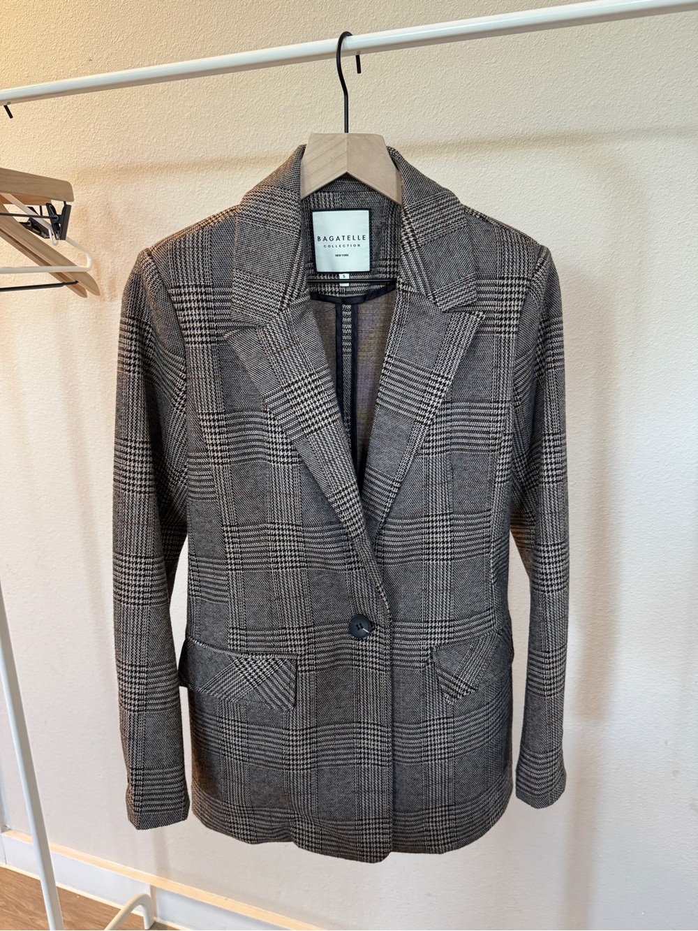 Bagatelle Women's Tailored One-Button Blazer Plaid Brown/Gray Size S